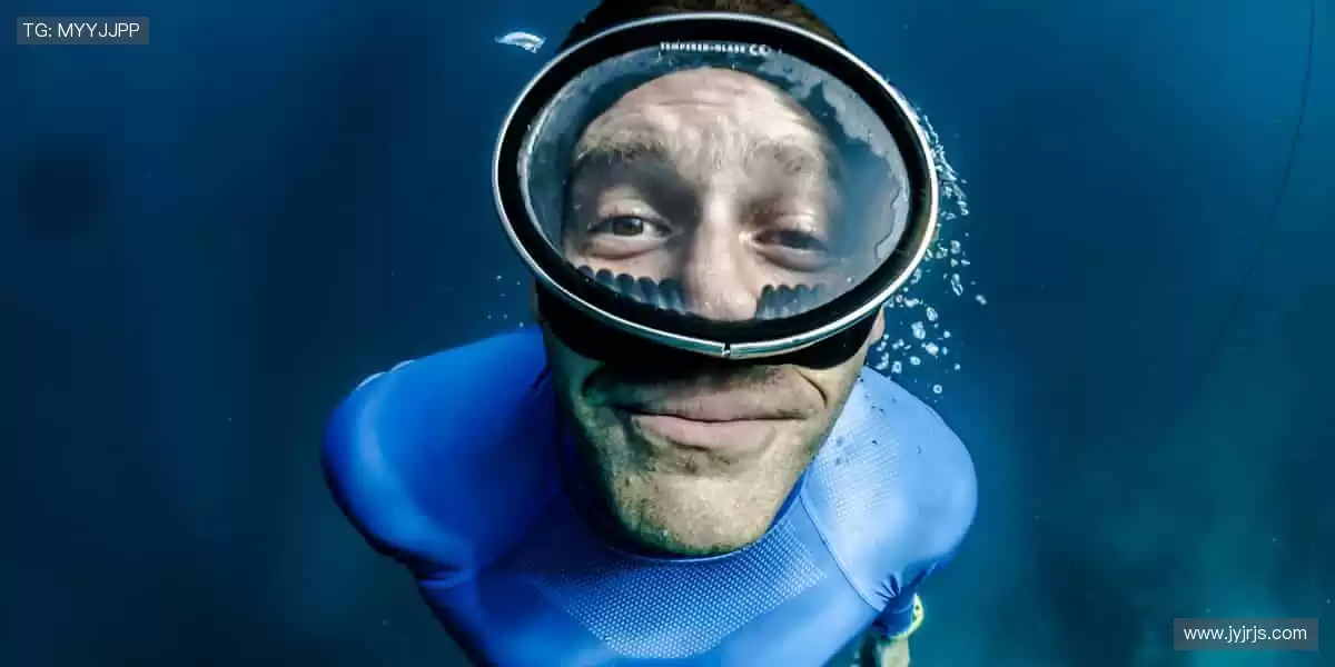 💬边看边聊,弹幕狂欢点燃观赛热情!🎉